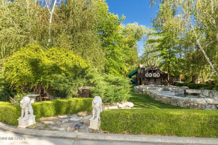 745 California, Reno, Nevada 89509, 5 Bedrooms Bedrooms, ,6 BathroomsBathrooms,Residential,Residential,California,0,260011537