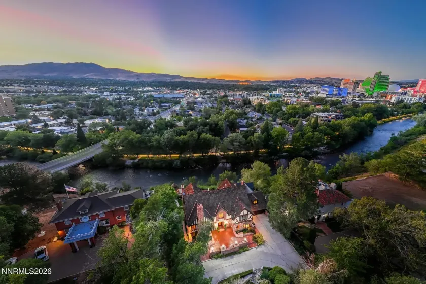 745 California, Reno, Nevada 89509, 5 Bedrooms Bedrooms, ,6 BathroomsBathrooms,Residential,Residential,California,0,260011537