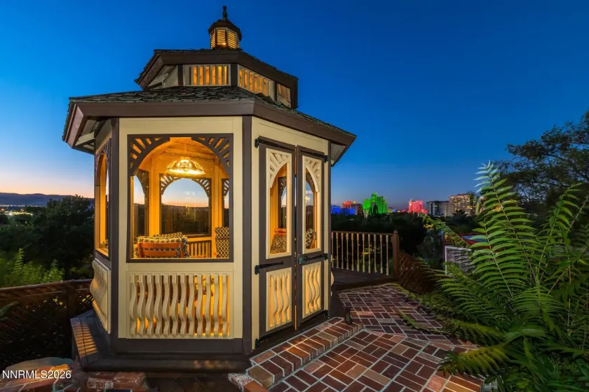 745 California, Reno, Nevada 89509, 5 Bedrooms Bedrooms, ,6 BathroomsBathrooms,Residential,Residential,California,0,260011537