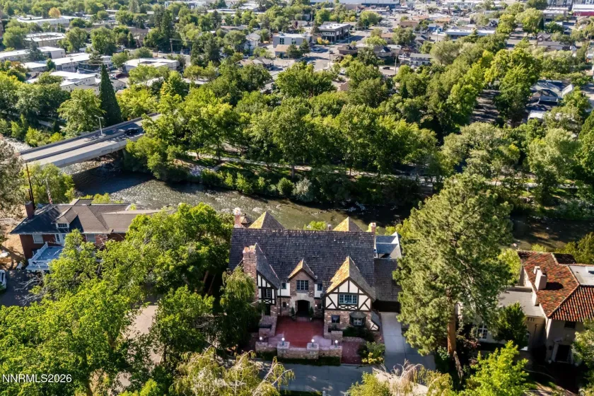 745 California, Reno, Nevada 89509, 5 Bedrooms Bedrooms, ,6 BathroomsBathrooms,Residential,Residential,California,0,260011537