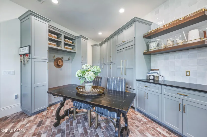 101 Greenridge, Reno, Nevada 89509, 6 Bedrooms Bedrooms, ,7 BathroomsBathrooms,Residential,Residential,Greenridge,0,260011538