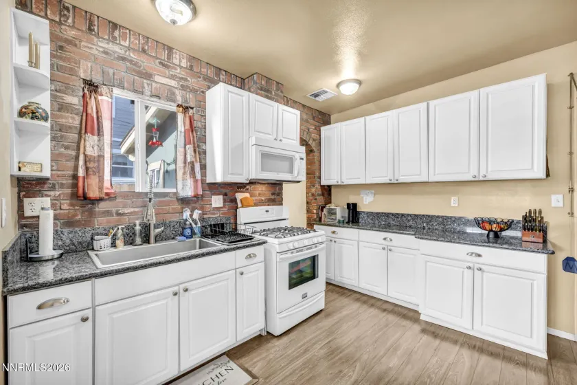 534 13th, Sparks, Nevada 89431, 2 Bedrooms Bedrooms, ,2 BathroomsBathrooms,Residential Income,Residential,13th,0,260011541