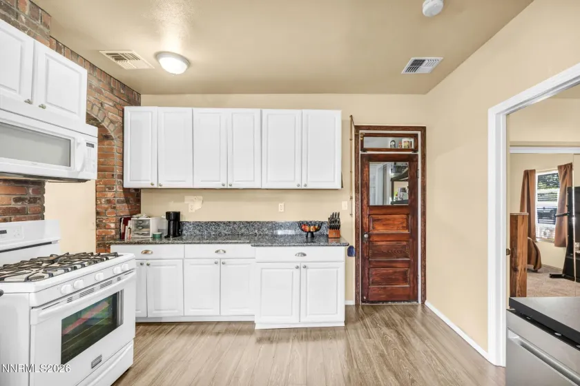 534 13th, Sparks, Nevada 89431, 2 Bedrooms Bedrooms, ,2 BathroomsBathrooms,Residential Income,Residential,13th,0,260011541
