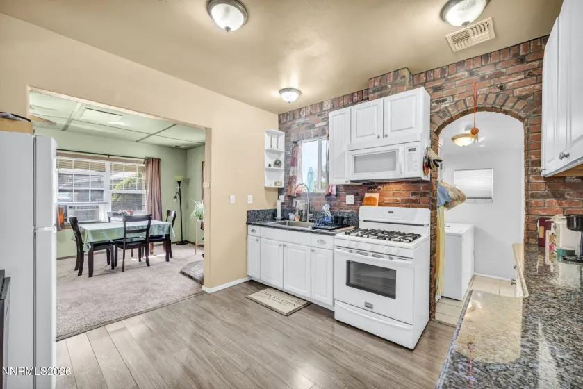 534 13th, Sparks, Nevada 89431, 2 Bedrooms Bedrooms, ,2 BathroomsBathrooms,Residential Income,Residential,13th,0,260011541
