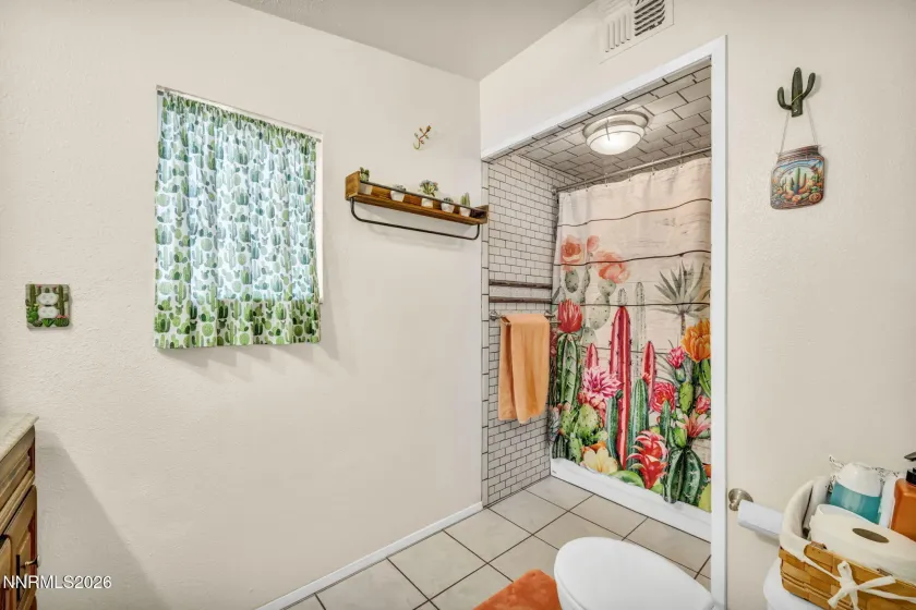 534 13th, Sparks, Nevada 89431, 2 Bedrooms Bedrooms, ,2 BathroomsBathrooms,Residential Income,Residential,13th,0,260011541