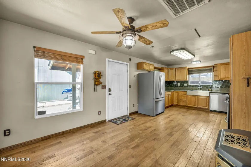 534 13th, Sparks, Nevada 89431, 2 Bedrooms Bedrooms, ,2 BathroomsBathrooms,Residential Income,Residential,13th,0,260011541