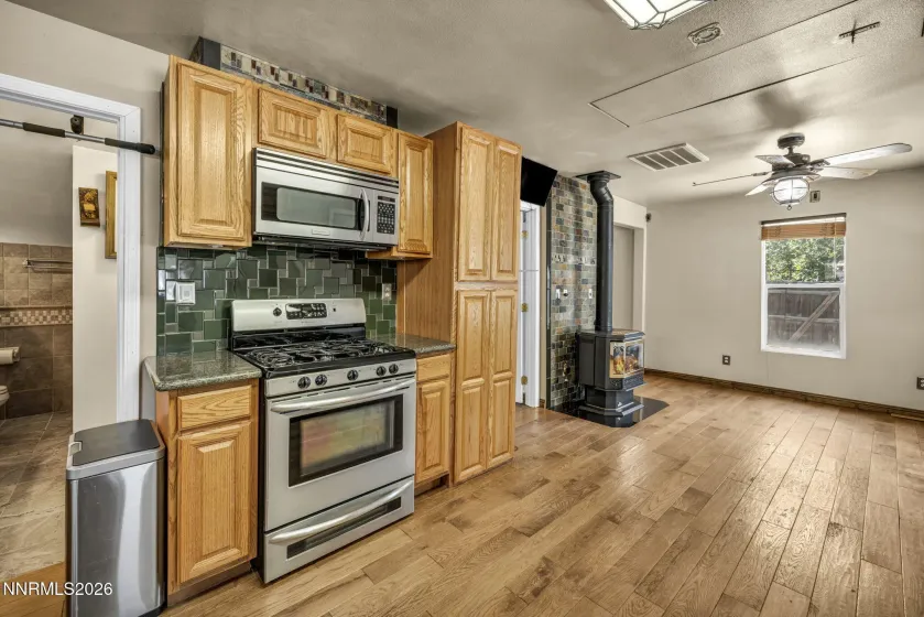 534 13th, Sparks, Nevada 89431, 2 Bedrooms Bedrooms, ,2 BathroomsBathrooms,Residential Income,Residential,13th,0,260011541