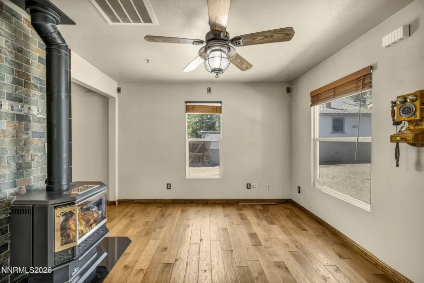 534 13th, Sparks, Nevada 89431, 2 Bedrooms Bedrooms, ,2 BathroomsBathrooms,Residential Income,Residential,13th,0,260011541