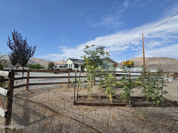 51 Locust, Yerington, Nevada 89447, 3 Bedrooms Bedrooms, ,1 BathroomBathrooms,Residential,Residential,Locust,0,260011545