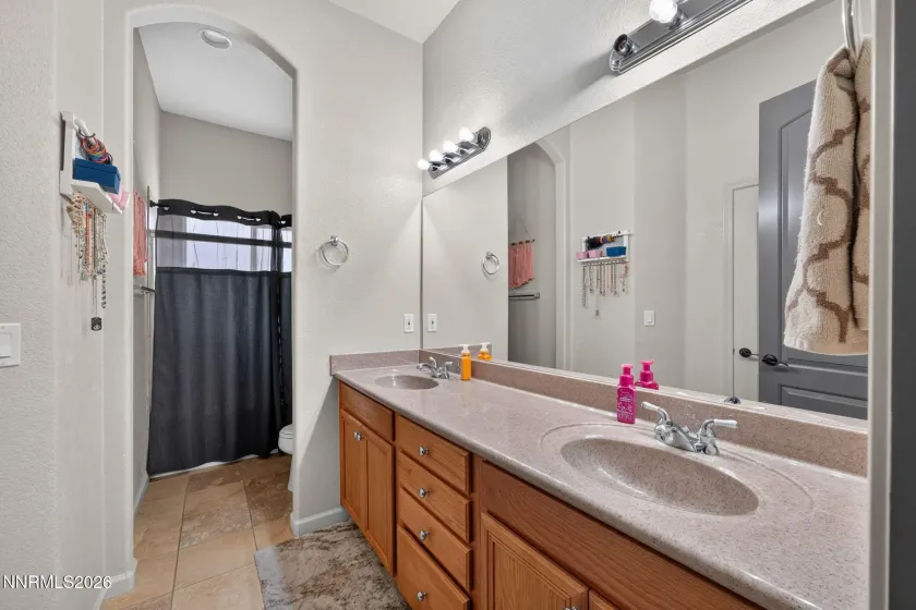 11825 Anthem, Sparks, Nevada 89441, 4 Bedrooms Bedrooms, ,3 BathroomsBathrooms,Residential,Residential,Anthem,0,260011551