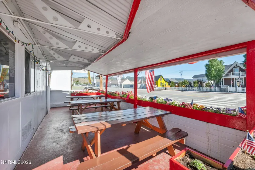 198 Main, Bridgeport, California 93517, ,Commercial Sale,Residential,Main,0,260011558