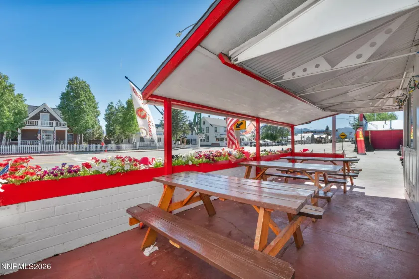 198 Main, Bridgeport, California 93517, ,Commercial Sale,Residential,Main,0,260011558