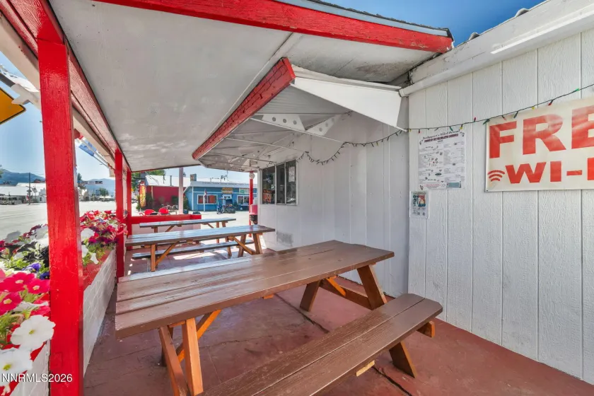 198 Main, Bridgeport, California 93517, ,Commercial Sale,Residential,Main,0,260011558