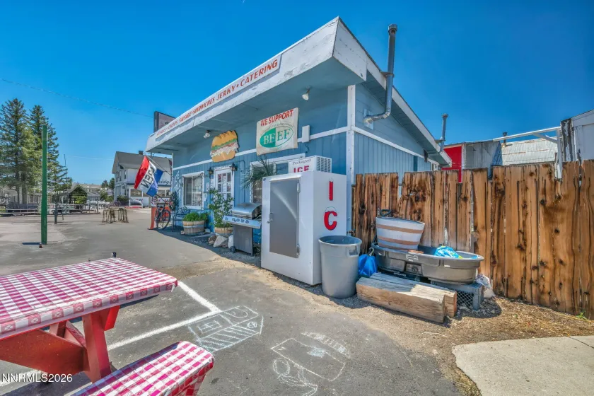 198 Main, Bridgeport, California 93517, ,Commercial Sale,Residential,Main,0,260011558