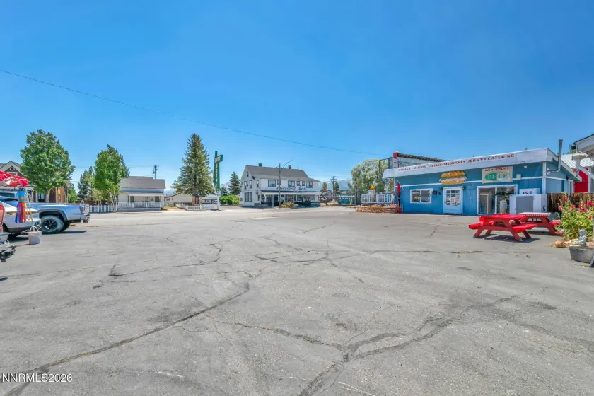 198 Main, Bridgeport, California 93517, ,Commercial Sale,Residential,Main,0,260011558