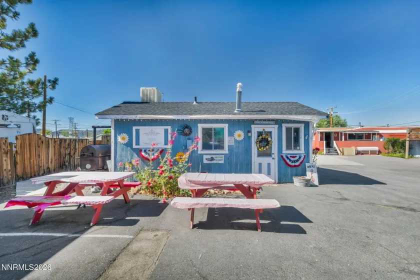 198 Main, Bridgeport, California 93517, ,Commercial Sale,Residential,Main,0,260011558