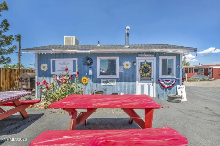 198 Main, Bridgeport, California 93517, ,Commercial Sale,Residential,Main,0,260011558