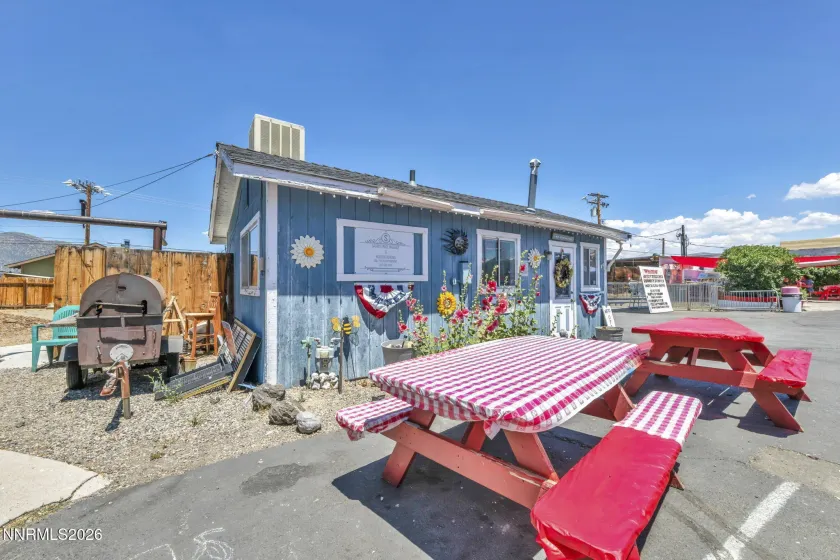 198 Main, Bridgeport, California 93517, ,Commercial Sale,Residential,Main,0,260011558