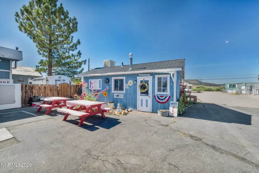 198 Main, Bridgeport, California 93517, ,Commercial Sale,Residential,Main,0,260011558