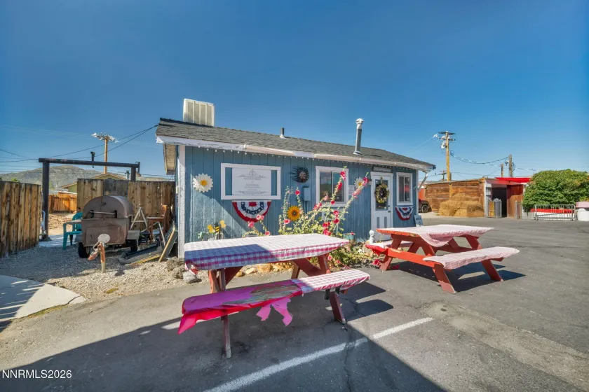 198 Main, Bridgeport, California 93517, ,Commercial Sale,Residential,Main,0,260011558