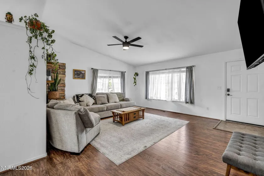 18230 Silverleaf, Reno, Nevada 89508, 3 Bedrooms Bedrooms, ,2 BathroomsBathrooms,Residential,Residential,Silverleaf,0,260011569
