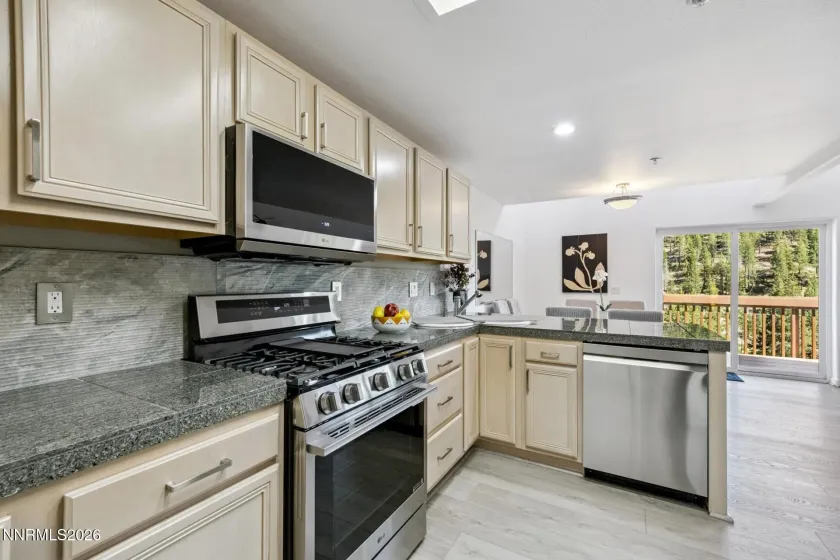 400 Fairview, Incline Village, Nevada 89451, 2 Bedrooms Bedrooms, ,3 BathroomsBathrooms,Residential,Residential,Fairview,0,260008274