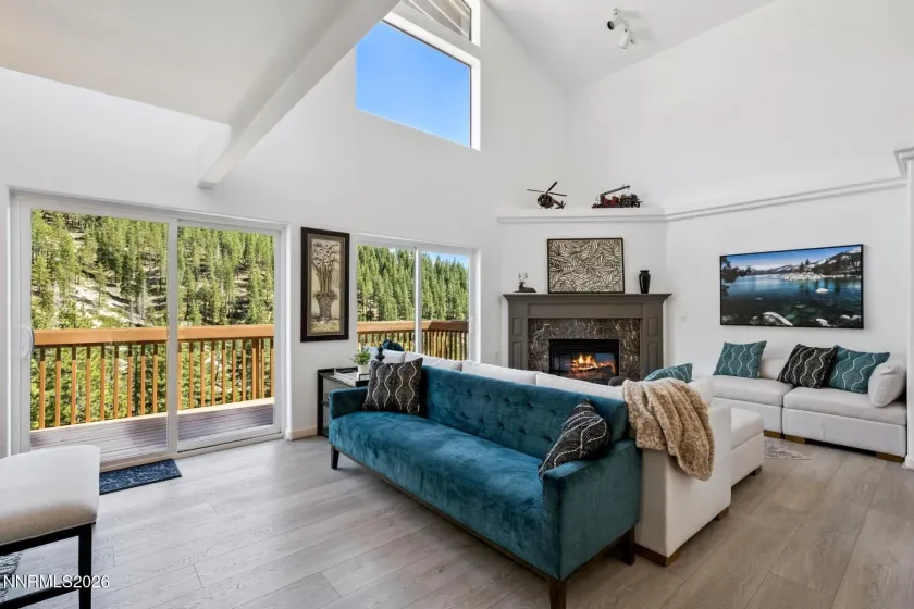 400 Fairview, Incline Village, Nevada 89451, 2 Bedrooms Bedrooms, ,3 BathroomsBathrooms,Residential,Residential,Fairview,0,260008274