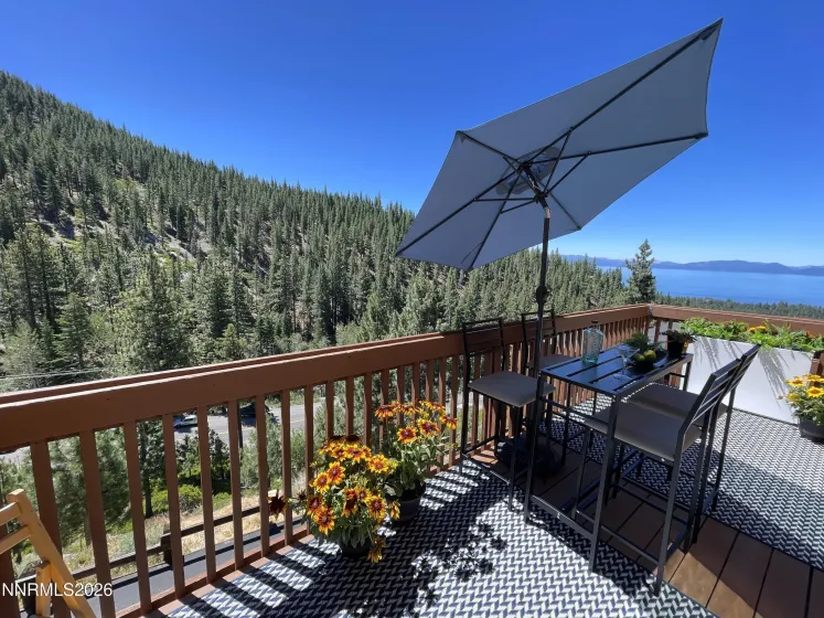 400 Fairview, Incline Village, Nevada 89451, 2 Bedrooms Bedrooms, ,3 BathroomsBathrooms,Residential,Residential,Fairview,0,260008274