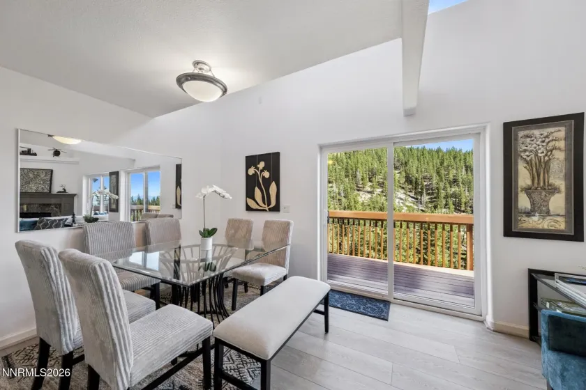 400 Fairview, Incline Village, Nevada 89451, 2 Bedrooms Bedrooms, ,3 BathroomsBathrooms,Residential,Residential,Fairview,0,260008274