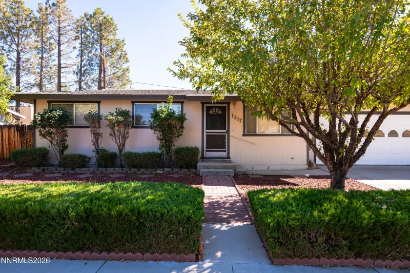 1317 Toiyabe, Gardnerville, Nevada 89410, 3 Bedrooms Bedrooms, ,2 BathroomsBathrooms,Residential,Residential,Toiyabe,0,260011589