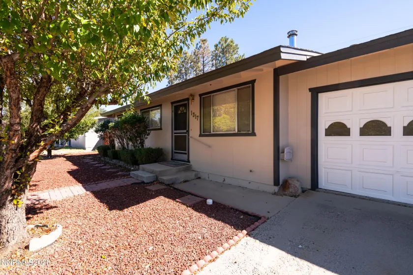 1317 Toiyabe, Gardnerville, Nevada 89410, 3 Bedrooms Bedrooms, ,2 BathroomsBathrooms,Residential,Residential,Toiyabe,0,260011589