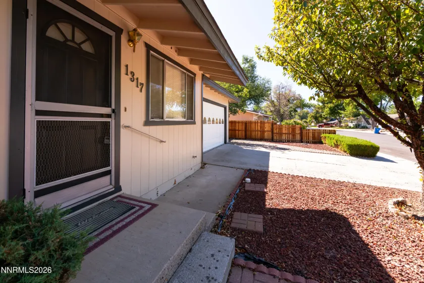1317 Toiyabe, Gardnerville, Nevada 89410, 3 Bedrooms Bedrooms, ,2 BathroomsBathrooms,Residential,Residential,Toiyabe,0,260011589