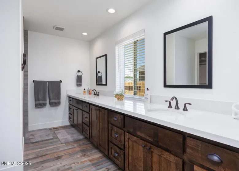 776 Kinsli, Fallon, Nevada 89406, 3 Bedrooms Bedrooms, ,3 BathroomsBathrooms,Residential,Residential,Kinsli,0,260011606