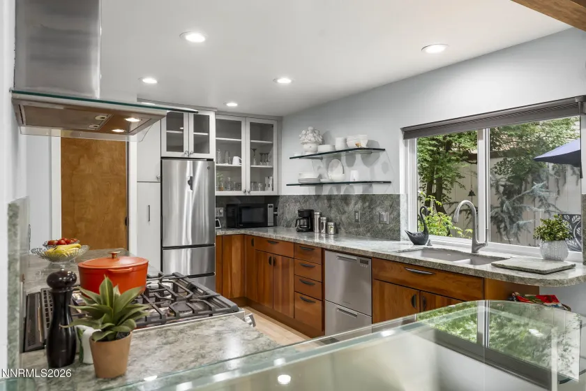 500 Riverview, Reno, Nevada 89509, 3 Bedrooms Bedrooms, ,2 BathroomsBathrooms,Residential,Residential,Riverview,0,260011610