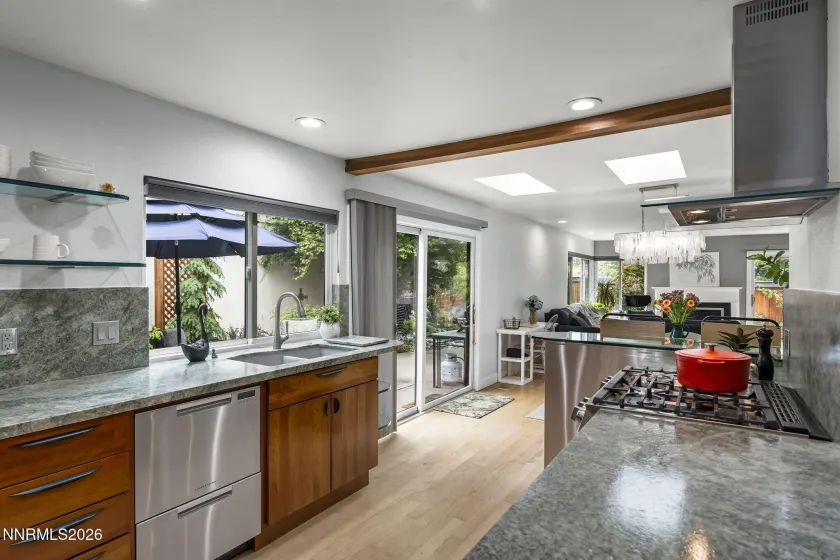 500 Riverview, Reno, Nevada 89509, 3 Bedrooms Bedrooms, ,2 BathroomsBathrooms,Residential,Residential,Riverview,0,260011610
