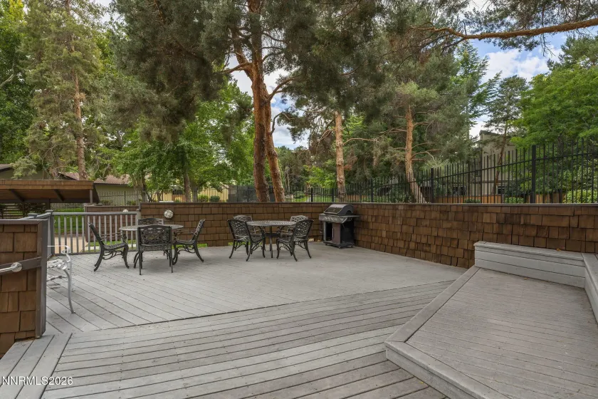 500 Riverview, Reno, Nevada 89509, 3 Bedrooms Bedrooms, ,2 BathroomsBathrooms,Residential,Residential,Riverview,0,260011610