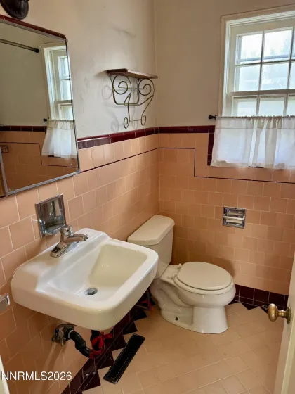 970 Vine, Reno, Nevada 89503, 2 Bedrooms Bedrooms, ,1 BathroomBathrooms,Residential,Residential,Vine,0,260011613