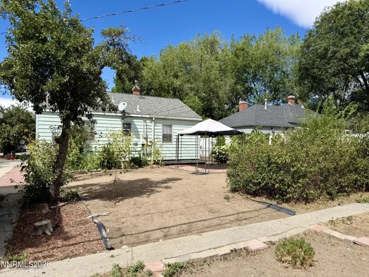 970 Vine, Reno, Nevada 89503, 2 Bedrooms Bedrooms, ,1 BathroomBathrooms,Residential,Residential,Vine,0,260011613