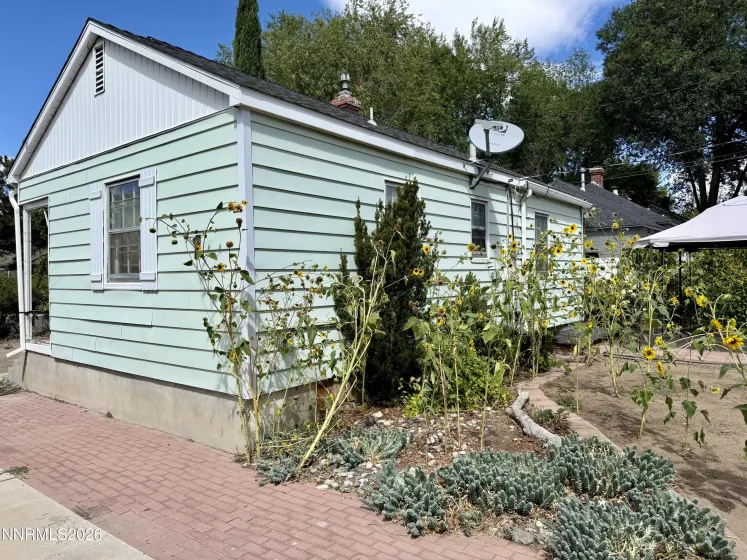 970 Vine, Reno, Nevada 89503, 2 Bedrooms Bedrooms, ,1 BathroomBathrooms,Residential,Residential,Vine,0,260011613