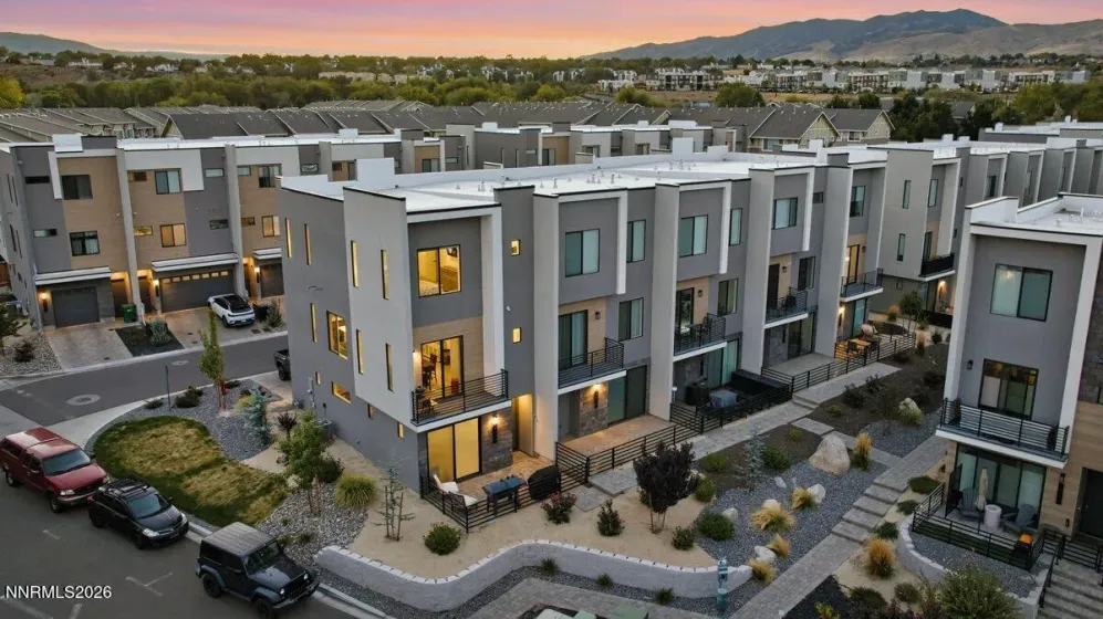 110 Rissone, Reno, Nevada 89503, 2 Bedrooms Bedrooms, ,3 BathroomsBathrooms,Residential,Residential,Rissone,0,260011622