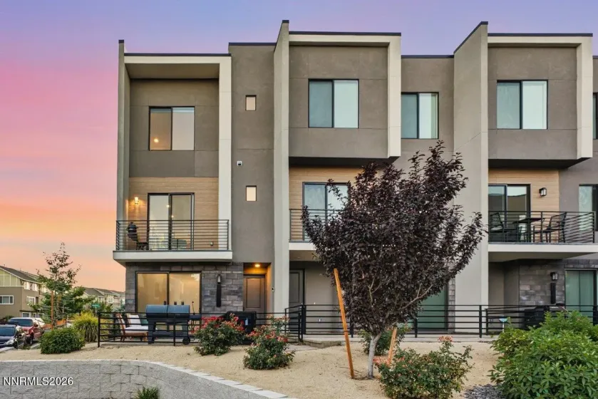 110 Rissone, Reno, Nevada 89503, 2 Bedrooms Bedrooms, ,3 BathroomsBathrooms,Residential,Residential,Rissone,0,260011622