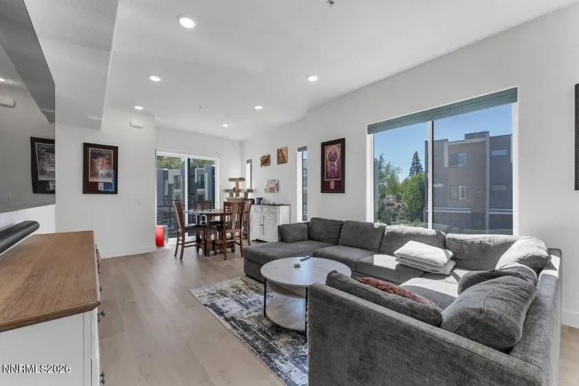 110 Rissone, Reno, Nevada 89503, 2 Bedrooms Bedrooms, ,3 BathroomsBathrooms,Residential,Residential,Rissone,0,260011622