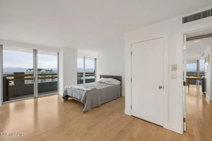 100 Arlington, Reno, Nevada 89501, 1 Bedroom Bedrooms, ,2 BathroomsBathrooms,Residential,Residential,Arlington,0,260011624