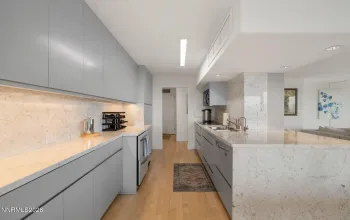 100 Arlington, Reno, Nevada 89501, 1 Bedroom Bedrooms, ,2 BathroomsBathrooms,Residential,Residential,Arlington,0,260011624