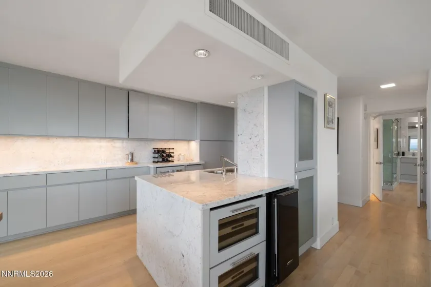 100 Arlington, Reno, Nevada 89501, 1 Bedroom Bedrooms, ,2 BathroomsBathrooms,Residential,Residential,Arlington,0,260011624