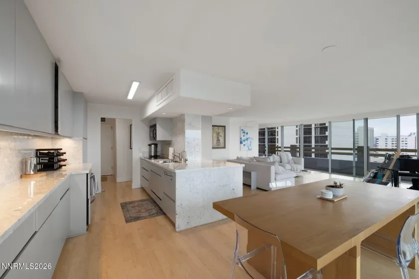100 Arlington, Reno, Nevada 89501, 1 Bedroom Bedrooms, ,2 BathroomsBathrooms,Residential,Residential,Arlington,0,260011624