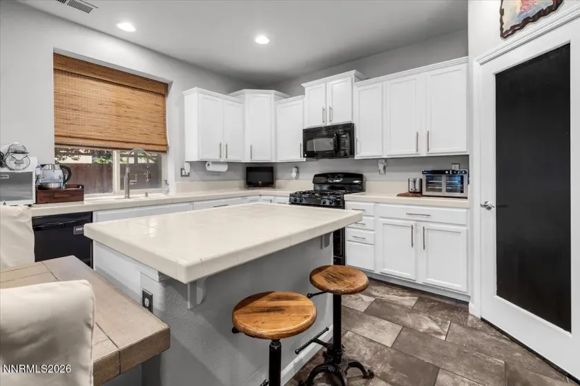 7215 Fox Wood, Sparks, Nevada 89436, 3 Bedrooms Bedrooms, ,3 BathroomsBathrooms,Residential,Residential,Fox Wood,0,260011640