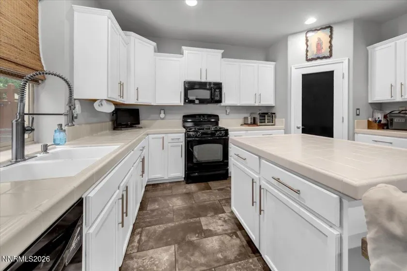 7215 Fox Wood, Sparks, Nevada 89436, 3 Bedrooms Bedrooms, ,3 BathroomsBathrooms,Residential,Residential,Fox Wood,0,260011640