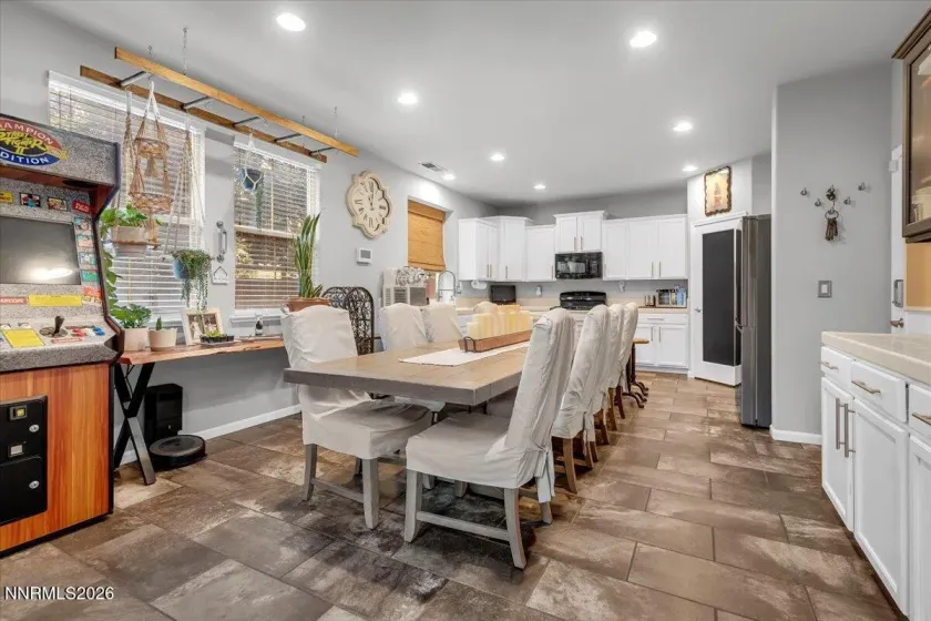 7215 Fox Wood, Sparks, Nevada 89436, 3 Bedrooms Bedrooms, ,3 BathroomsBathrooms,Residential,Residential,Fox Wood,0,260011640