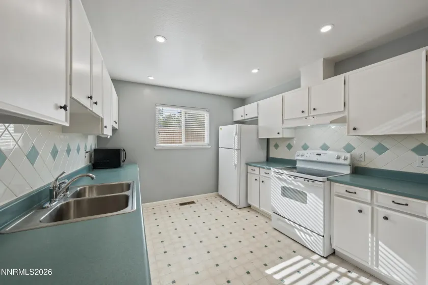3015 Slater, Reno, Nevada 89503, 3 Bedrooms Bedrooms, ,2 BathroomsBathrooms,Residential,Residential,Slater,0,260011641